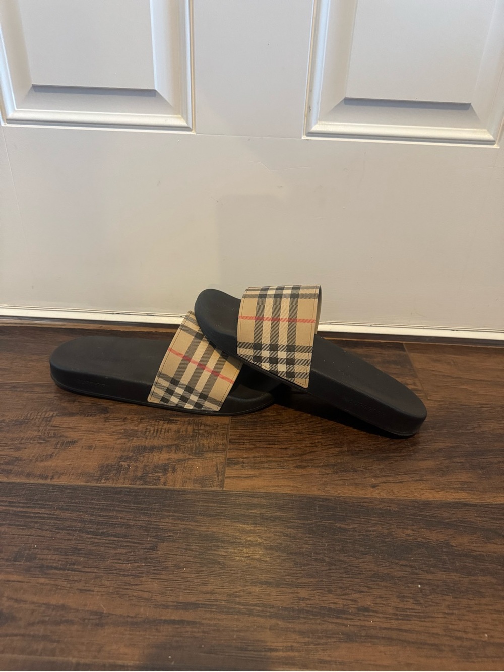 Burberry slides men’s 12 - Picture 2 of 4